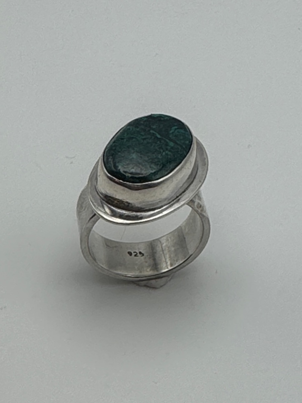Sterling Silver Green Stone Oval Ring